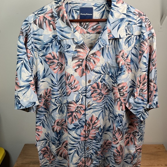 Tommy Bahama Silk Hawaiian Camp Shirt – XXL Tropical Monstera - Picture 5 of 13